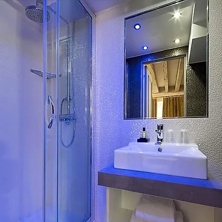 Jacques De Molay - Fitness & Sauna Hotel 3*