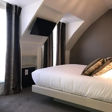 Jacques De Molay - Fitness & Sauna Hotel Parigi