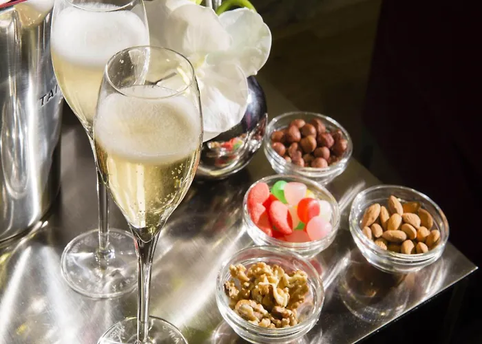 Jacques De Molay - Fitness & Sauna Hotel 3*