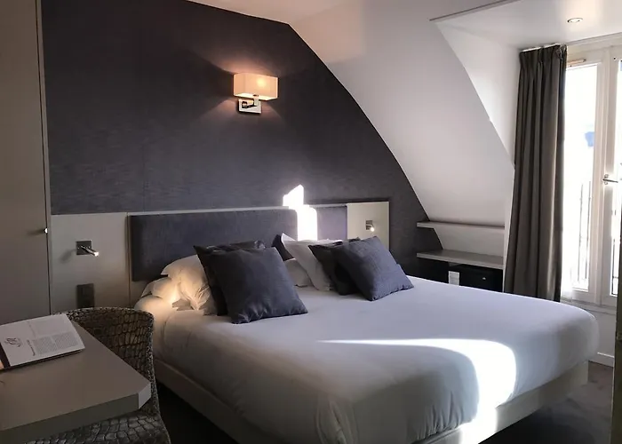 Jacques De Molay - Fitness & Sauna Hotel 3*