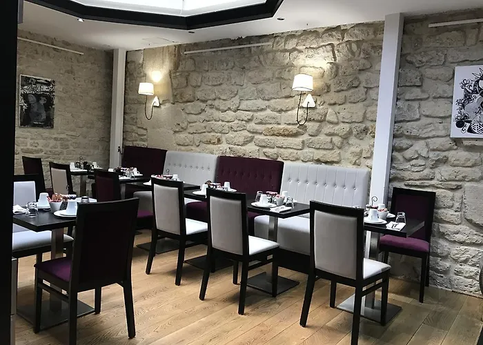 Jacques De Molay - Fitness & Sauna Hotel