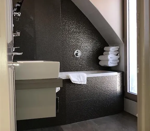 Jacques De Molay - Fitness & Sauna Hotel