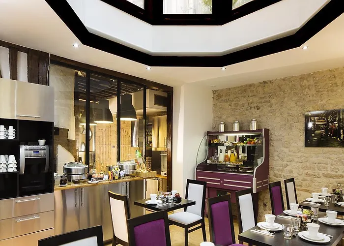 Jacques De Molay - Fitness & Sauna Hotel 3*