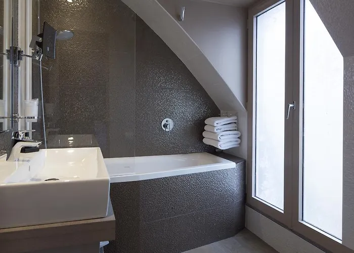 Jacques De Molay - Fitness & Sauna Hotel 3*